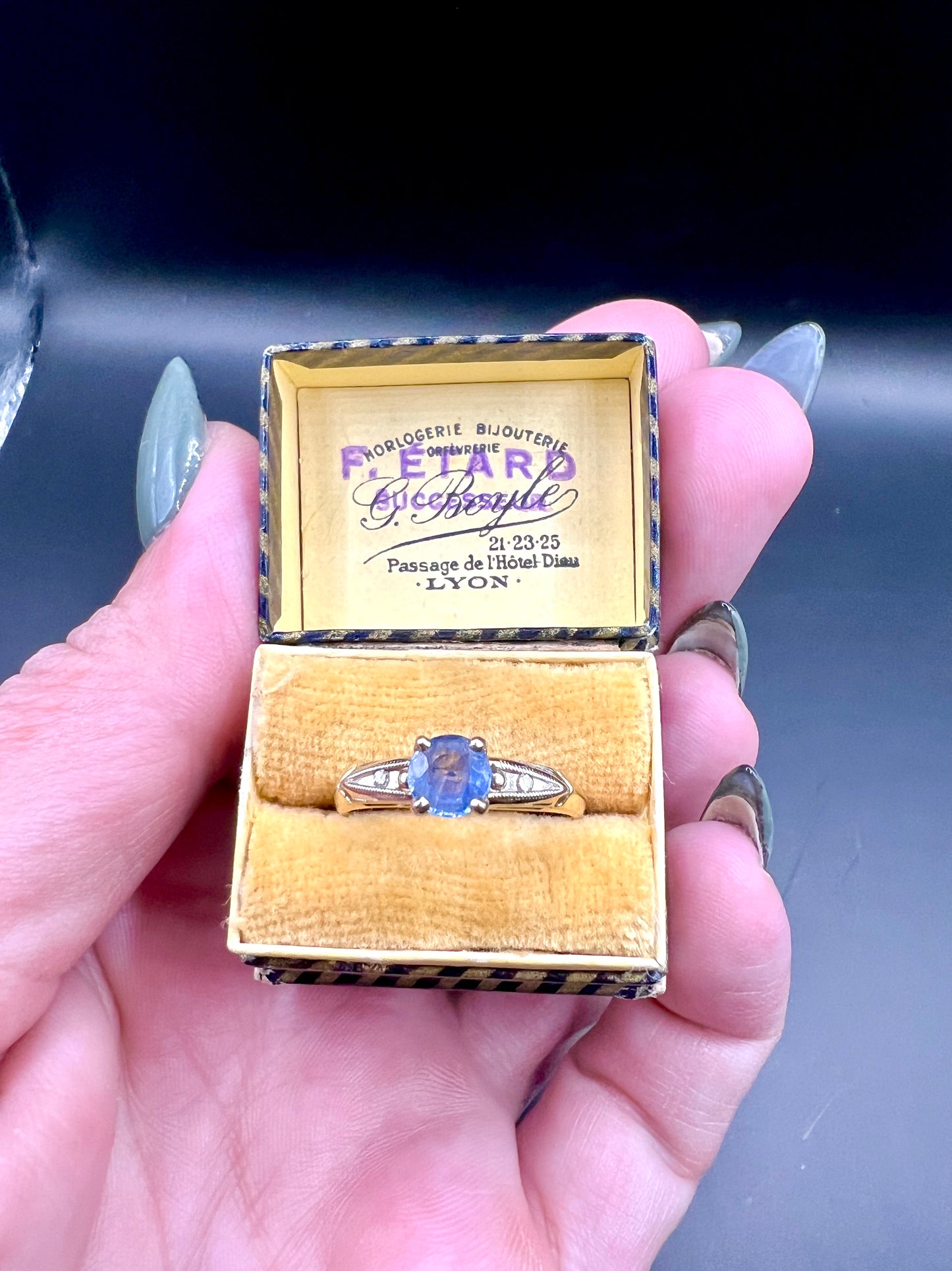 Victorian Cornflower blue sapphire and diamond ring